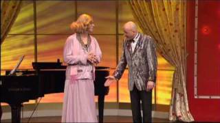 Emmi amp Herr Willnowsky  Schmidt Comedy Show DVD [upl. by Havelock]