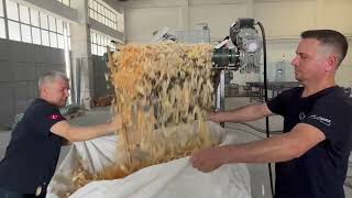 WOOD SHAVING MACHINE FOR HORSE BEDDING [upl. by Chilson]