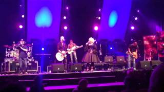 Rowwen Hèze met Karin Bloemen  Liefde Verrassingsconcert Rowwen Hèze [upl. by Hareehahs]