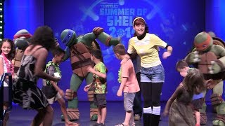 Teenage Mutant Ninja Turtles dance show with April ONeil at Nick Hotel [upl. by Donoho]