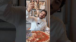 اقدم بيتزا LAntica Pizzeria Da Michele  بيتزاريا دي ميكيليه ايش رايكم فيه؟ بيتزا ايطاليا [upl. by Anilad]